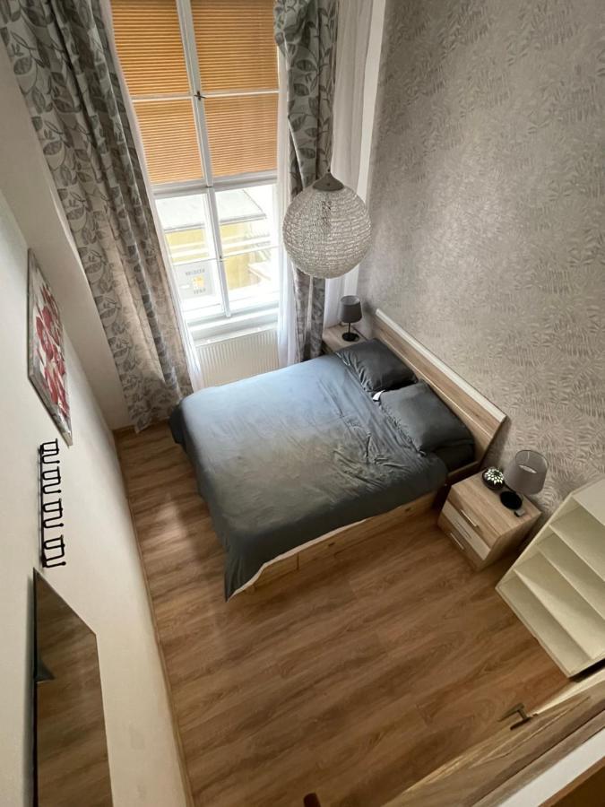 Wenceslas Square Two-Floor Apartment Прага Екстериор снимка